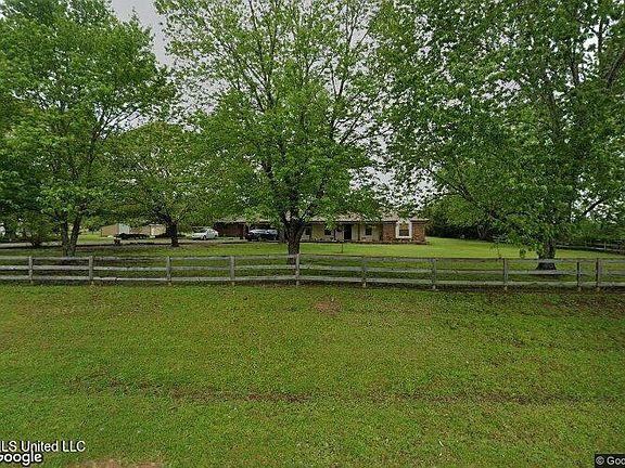 2nd image of 615 Early Grove Rd