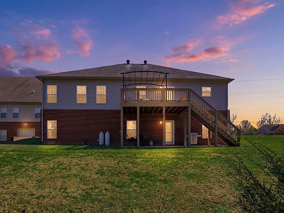 2nd image of 105 Hidden Paddock Ln