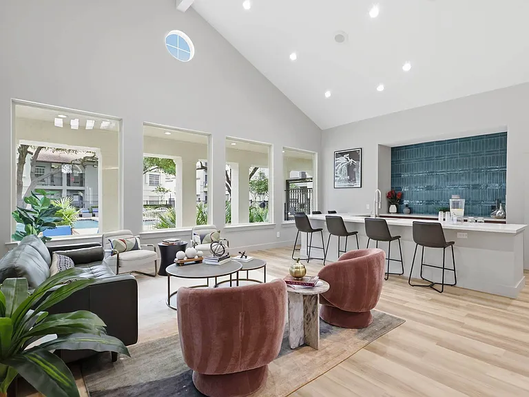 Aventura Cimarron — Photo 18