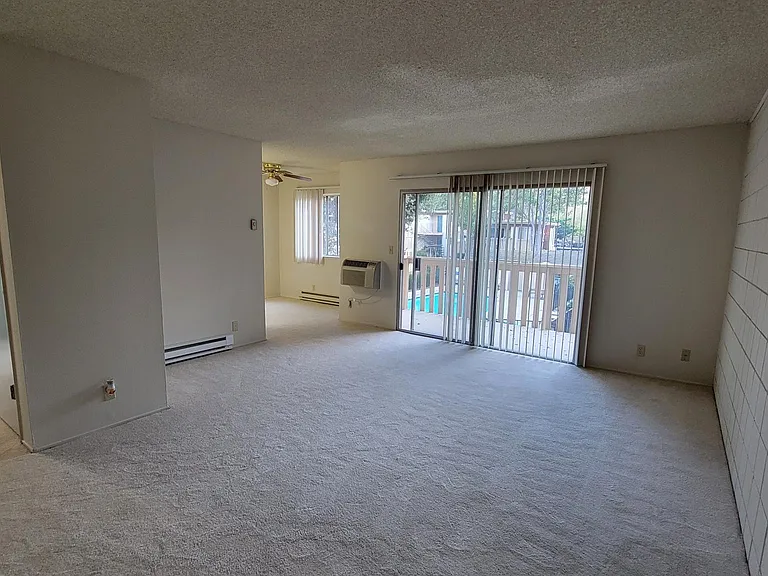 Royal Ambassador Apartments — Photo 10