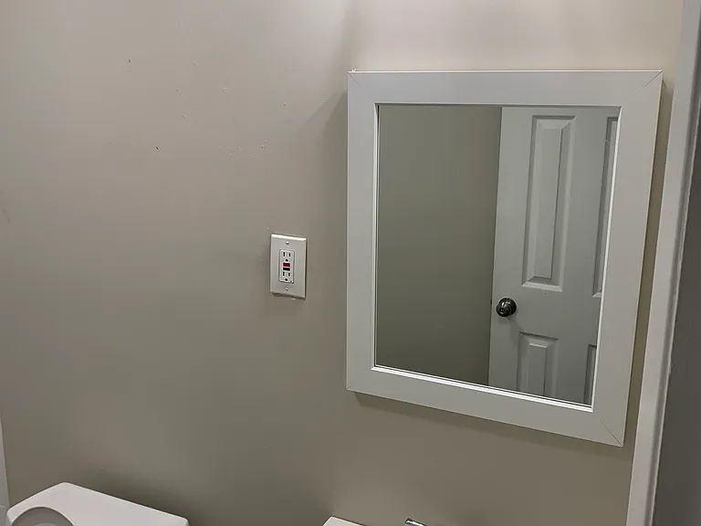 3300 Valley View Dr N — Photo 3