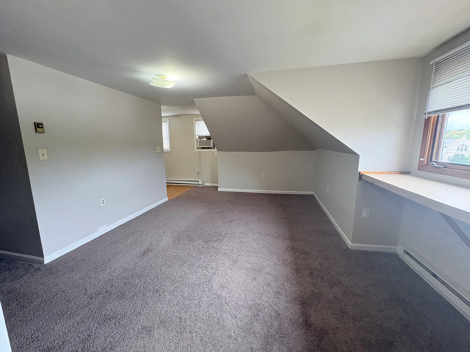 11689 Somerset — Photo 2