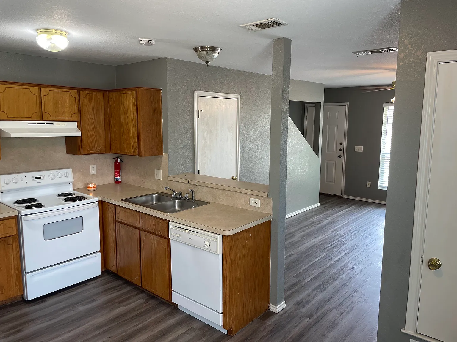 3 bed, 1245 sqft, $1,000 — Photo 3
