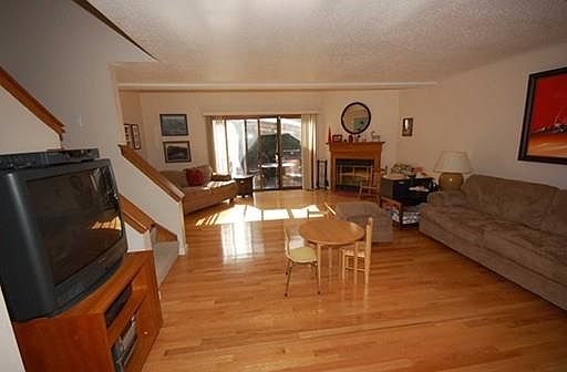 3rd image of 12 Hawthorne Vlg APT C