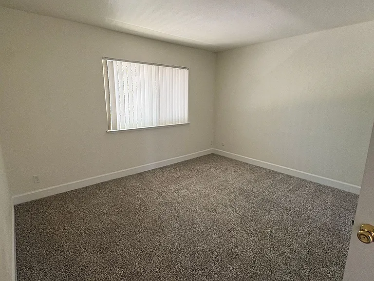 6047 Woodminster Cir #1-28 — Photo 5