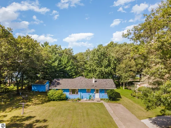 6025 Cedar Lake Rd, Oscoda, MI 48750