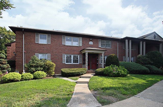 1st image of 18B Lakeside Dr