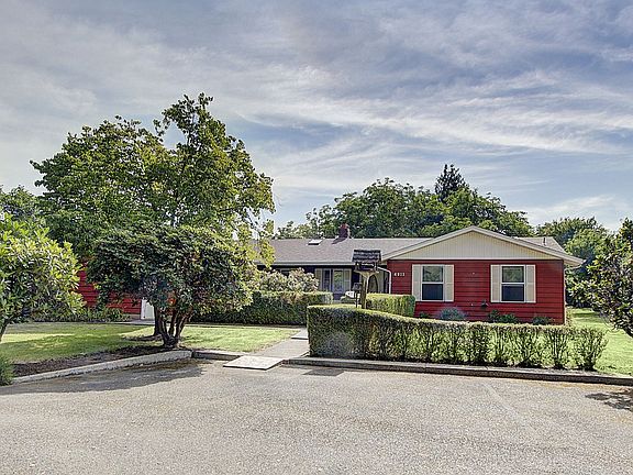 3rd image of 4911 NE 27th Ct