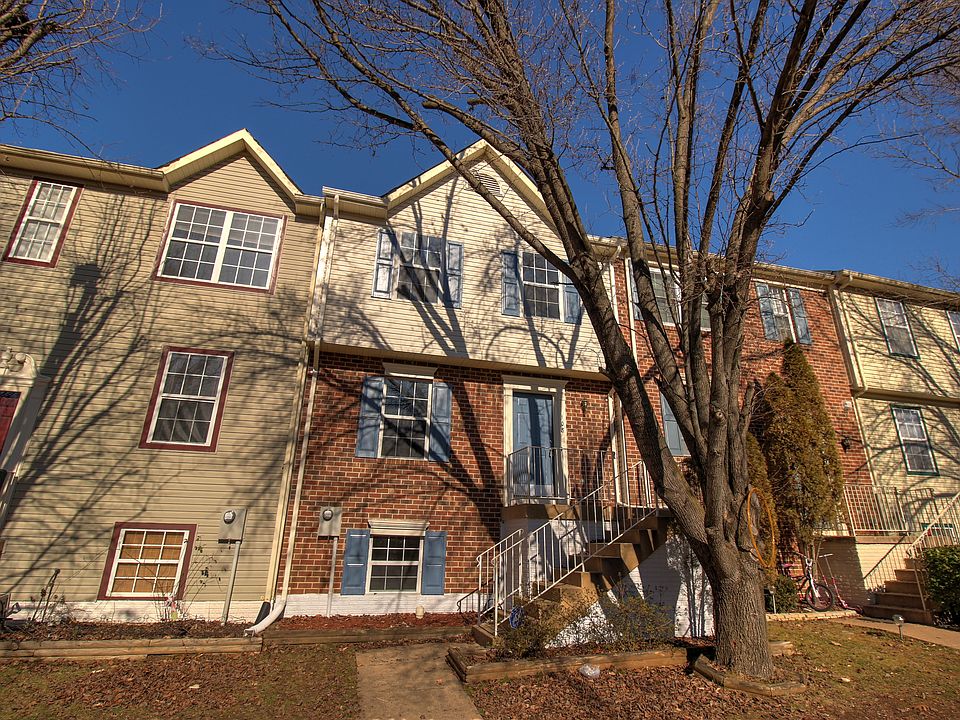 1st image of 108 Stafford Mews Ln