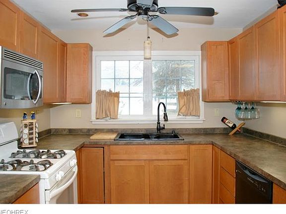 3rd image of 258 N Hawkins Ave