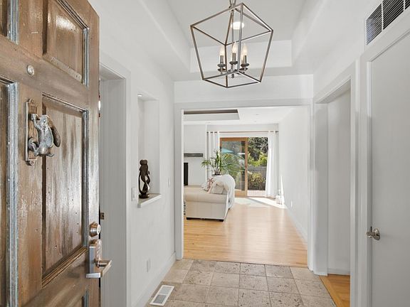 3rd image of 3540 Oak Pl