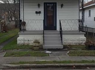541 9th St, Gretna, LA 70053