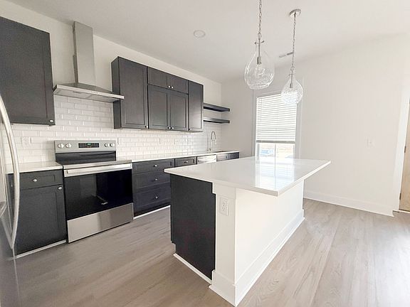 4th image of 1354 Meridian St