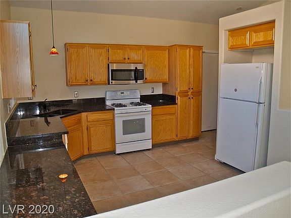 3rd image of 2521 Old Town Dr Unit 1