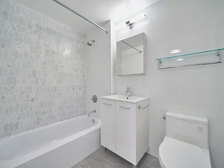 160 Riverside Blvd #8D — Photo 12