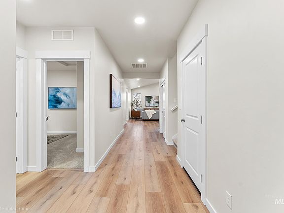 2nd image of 703 Maxine Lane West Block 4 Lot 9