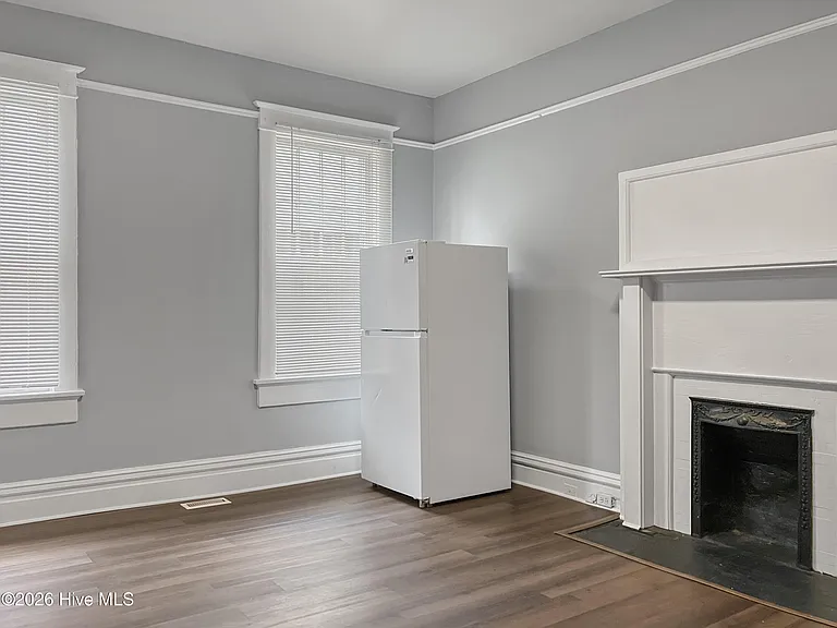 327 Ellis St #A — Photo 4