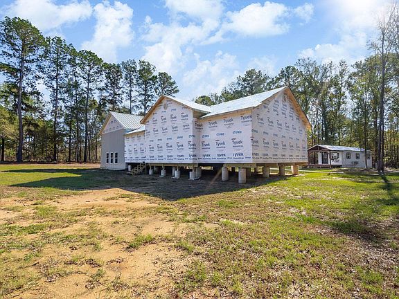 2nd image of 995 Old Coffeeville Rd