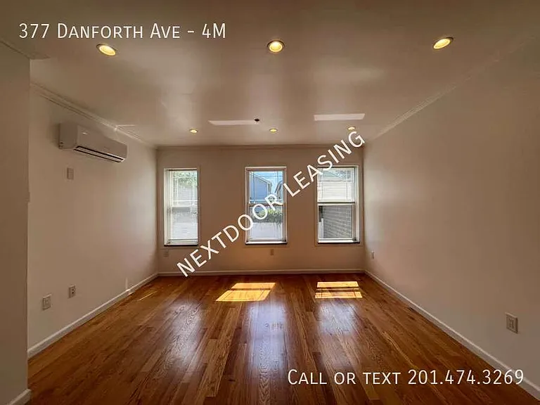 377 Danforth Ave #4M — Photo 6