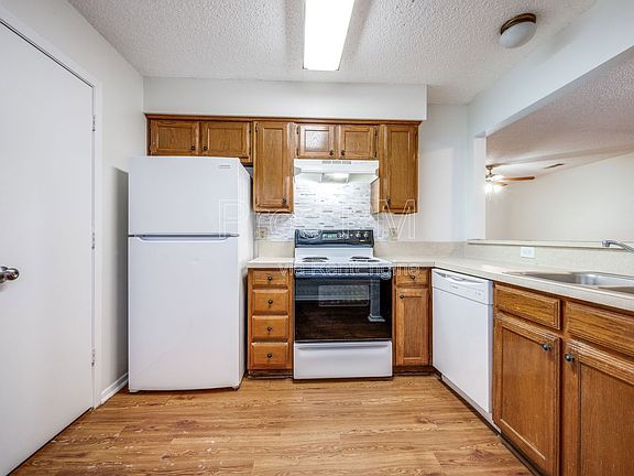 5th image of 329 Casie Ct