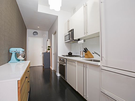 3rd image of 650 6th Ave APT 4C