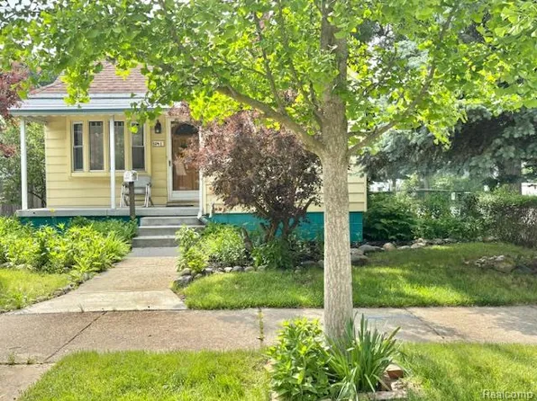 104 Detroit St, Trenton, MI 48183