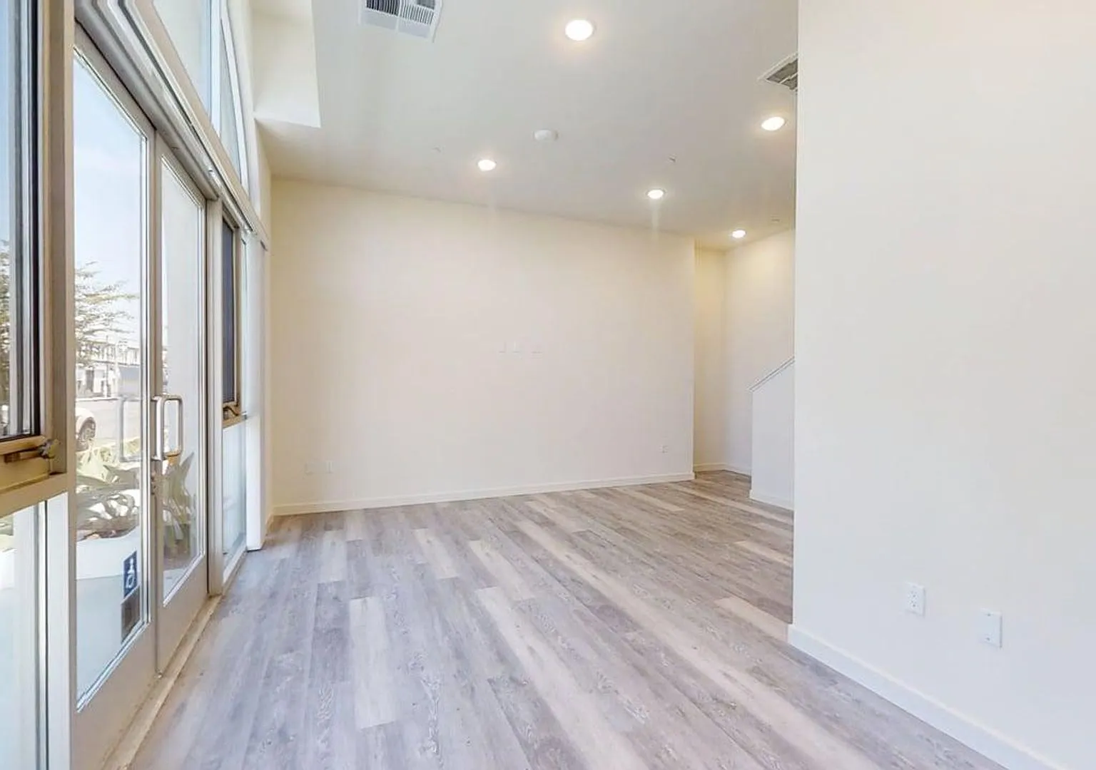 78 West Live/Work Lofts — Photo 4
