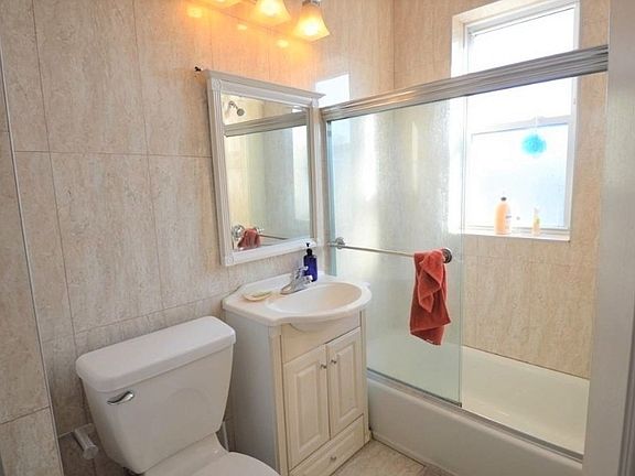 4th image of 69 Babcock St APT 1A