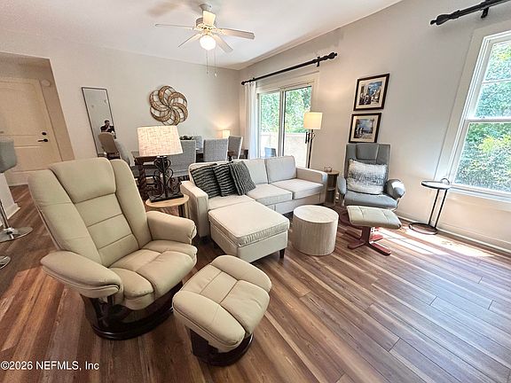 3rd image of 965 REGISTRY Boulevard #211