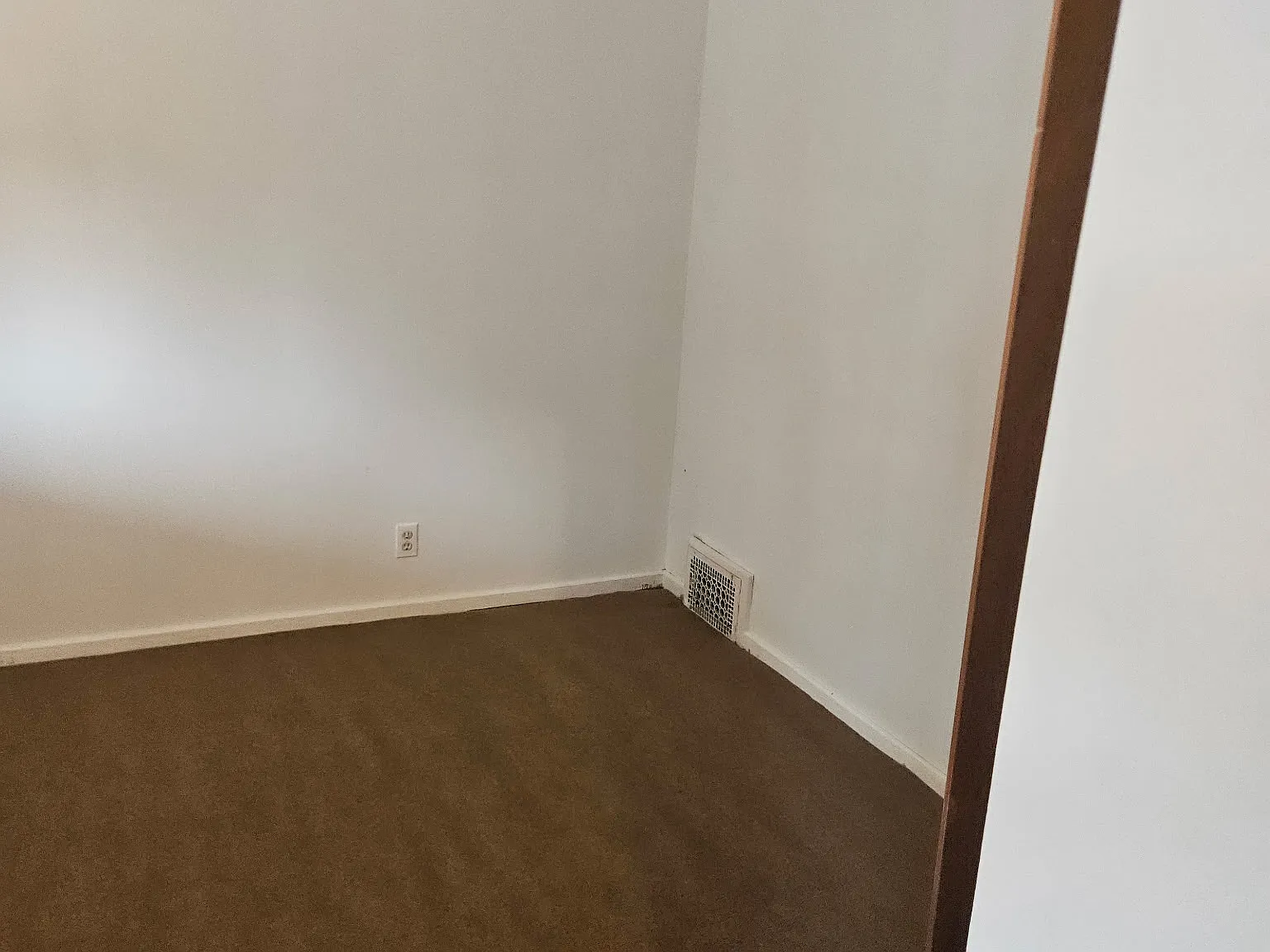 3 bed, 1200 sqft, $1,400 — Photo 2
