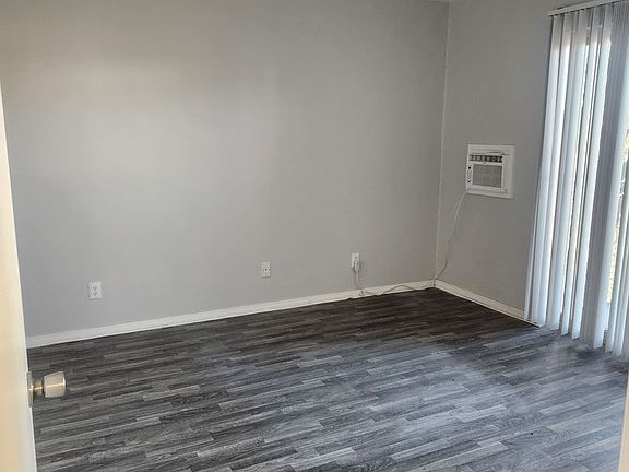 4th image of 1330 Louisiana Blvd NE #413