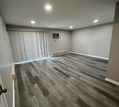 2nd image of 847-847 S Lake Park Ave #24W