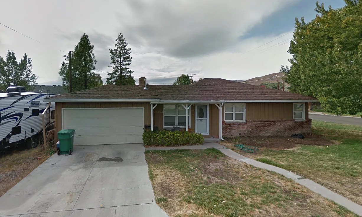 215 Adaline St photo 1