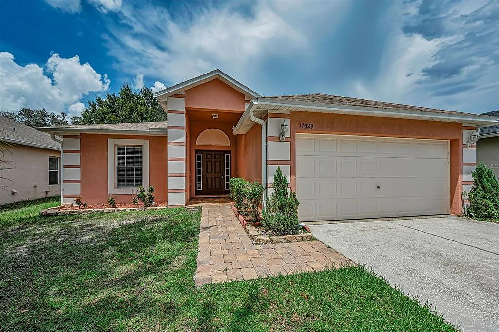 3 bed, 2.0 bath, 1612 sqft, $2,460 — Photo 1