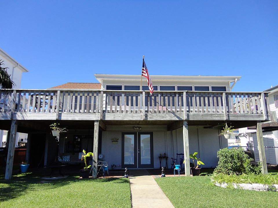 1st image of 261 Barracuda St