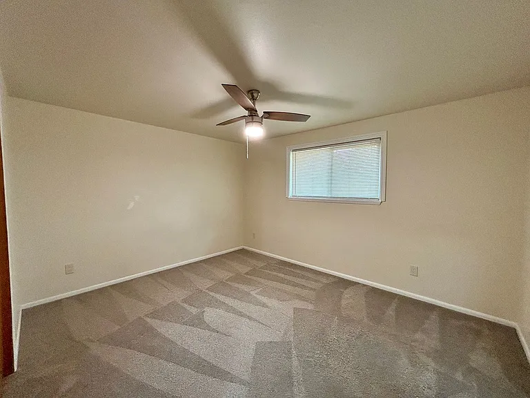 1308 N Alder St — Photo 6