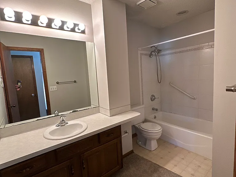 10309 Sprague St — Photo 13