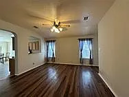 3 bed, 2.0 bath, 1355 sqft, $1,800 — Photo 2
