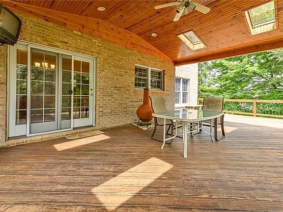 3rd image of 515 Fair Vista Ct