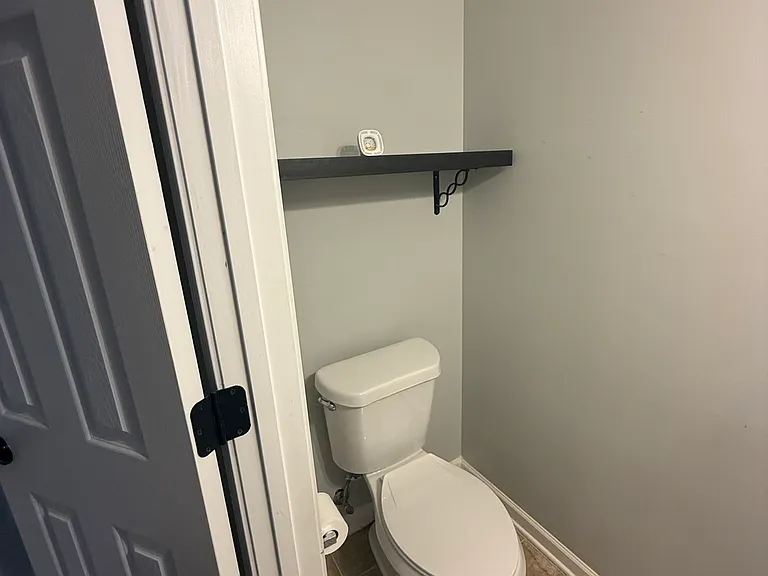 9084 Haileys Pond Dr — Photo 14