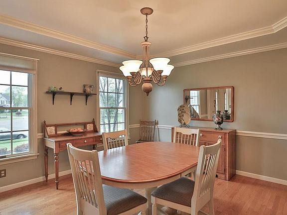 5th image of 31 Canterbury Ct