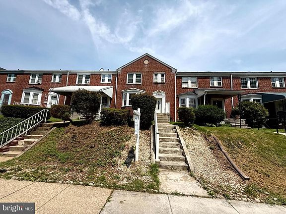 3rd image of 1618 Roundhill Rd