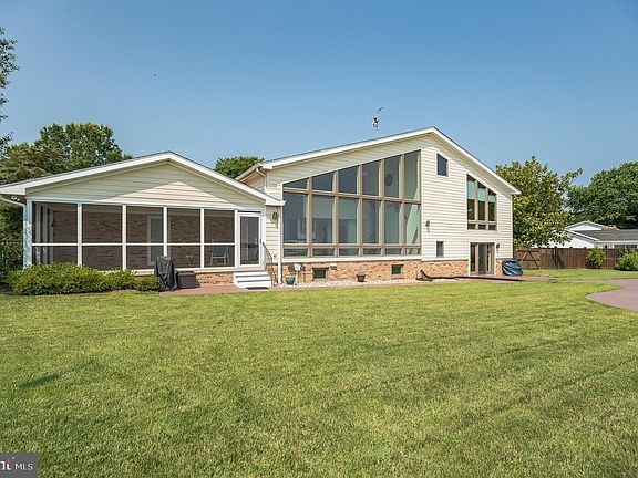 5th image of 23392 Esperanza Cir