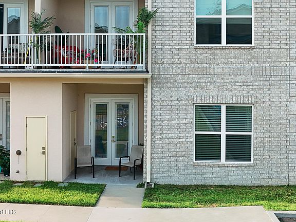 3rd image of 225 Winter Garden Dr #R