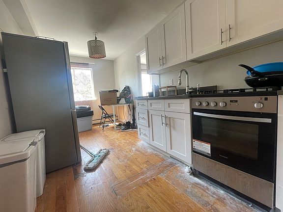 2nd image of 41 Rockaway Ave Unit 1A