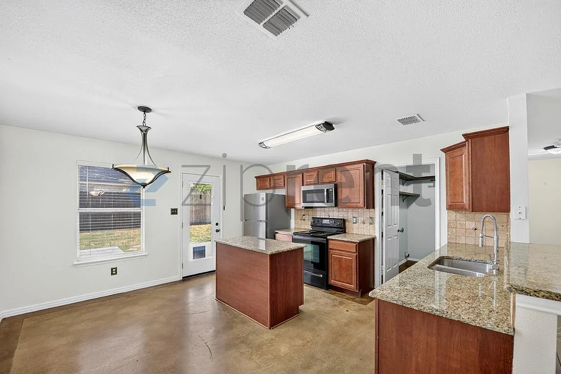 Remington Point Addition — Photo 3
