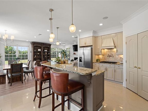3rd image of 4447 Kendale Rd