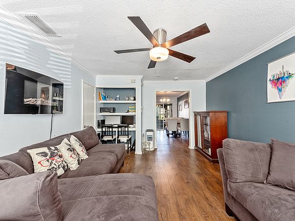 2nd image of 605 Casa Park Court G