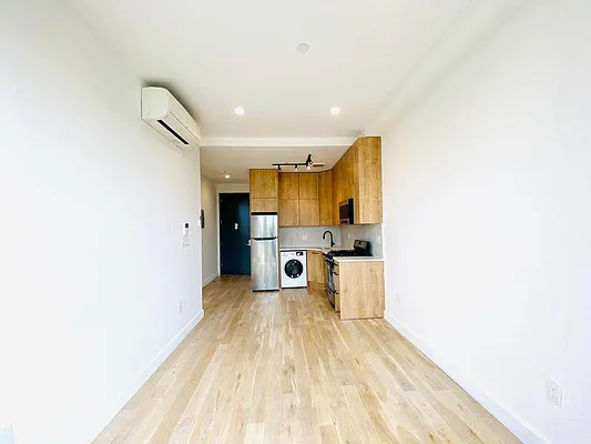 Rented by Blue Egg Realty Corp | media 6