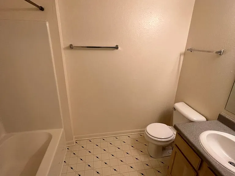 The Parkridge Apartments — Photo 29